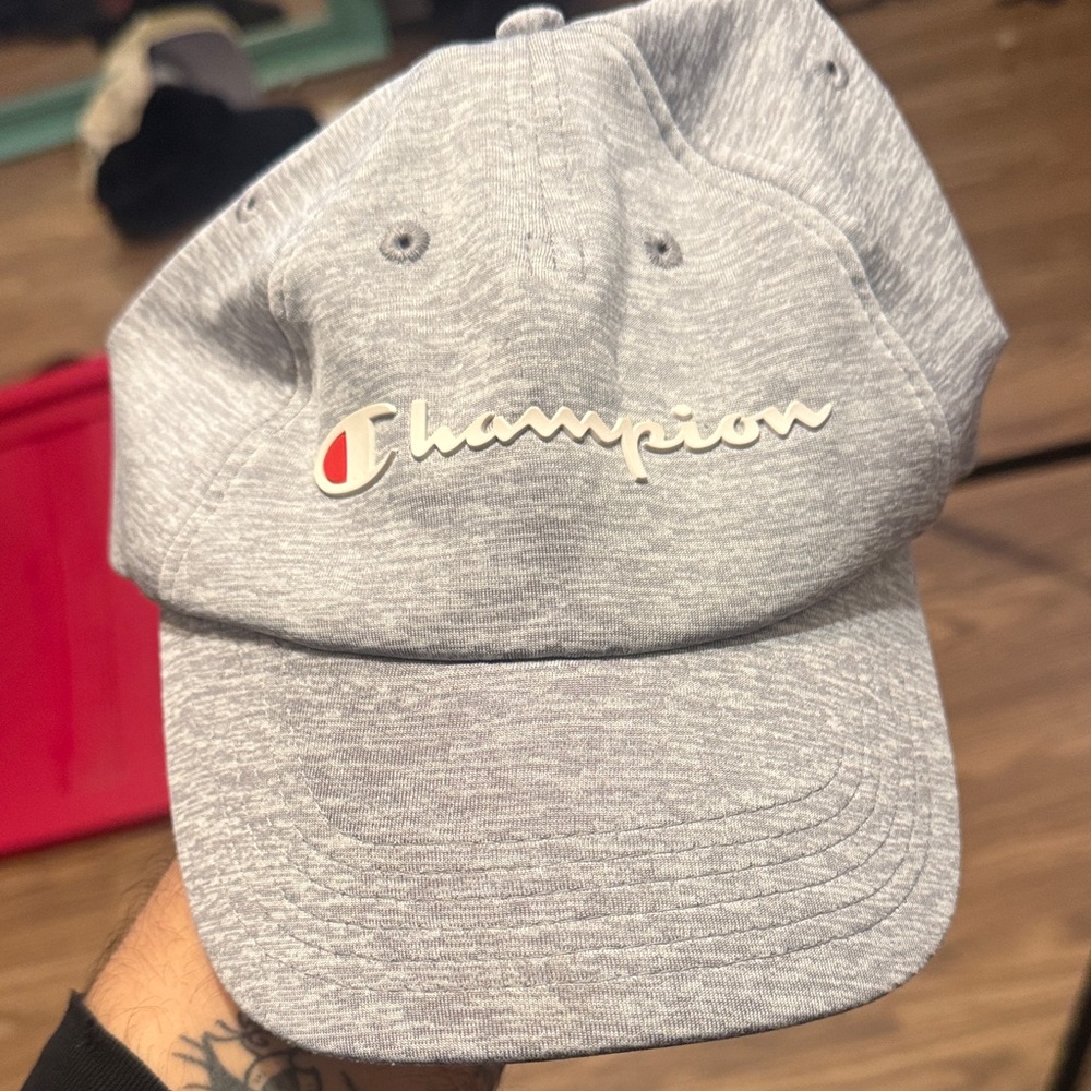 Gray men’s champion hat
